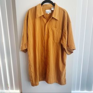 VINTAGE OVERSIZED ORANGE SHORT SLEEVE BUTTON-DOWN
